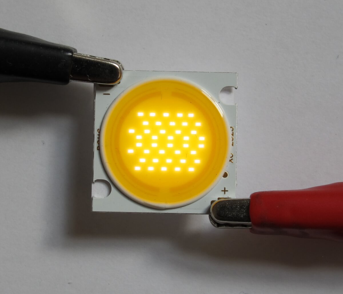 Chip on board or COB LED
